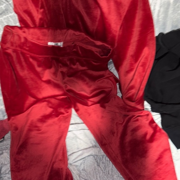 Red velour two piece set - Picture 2 of 3